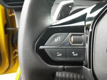 Photo 20 Peugeot 208  PureTech 100 S&S EAT8