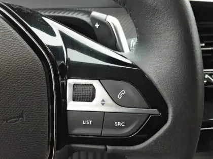 Photo 21 Peugeot 208  PureTech 100 S&S EAT8