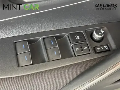 Photo 16 Toyota Corolla  Touring Sports Pro Hybride 122h