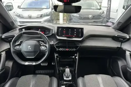 Photo 10 Peugeot 2008  PureTech 155 S&S EAT8