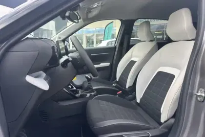 Photo 8 Citroën C3  Turbo 100 ch BVM6