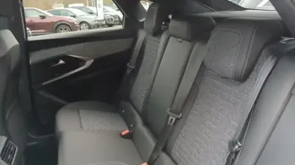 Photo 46 Peugeot 3008  Hybrid 145 e-DCS6