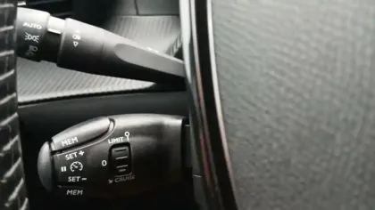 Photo 22 Peugeot 2008  PureTech 130 S&S BVM6