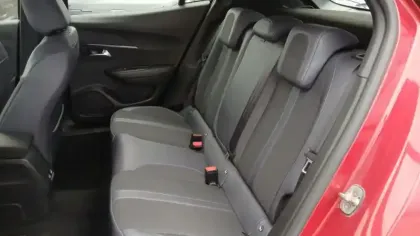 Photo 10 Peugeot 2008  PureTech 130 S&S BVM6