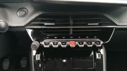 Photo 19 Peugeot 2008  PureTech 130 S&S BVM6