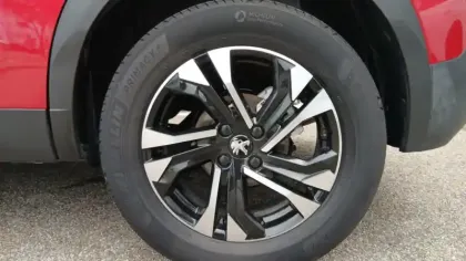 Photo 12 Peugeot 2008  PureTech 130 S&S BVM6