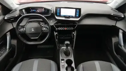 Photo 15 Peugeot 2008  PureTech 130 S&S BVM6