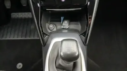 Photo 20 Peugeot 2008  PureTech 130 S&S BVM6