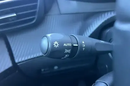 Photo 54 Peugeot 2008  PureTech 130 S&S BVM6