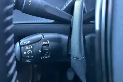 Photo 53 Peugeot 2008  PureTech 130 S&S BVM6