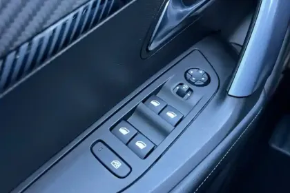 Photo 55 Peugeot 2008  PureTech 130 S&S BVM6