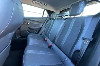 Photo 44 Peugeot 2008  PureTech 130 S&S BVM6