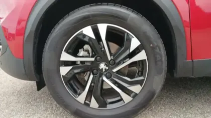 Photo 11 Peugeot 2008  PureTech 130 S&S BVM6