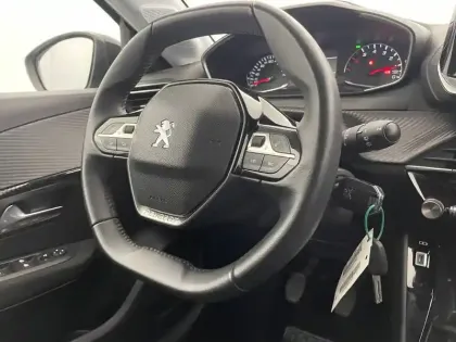 Photo 29 Peugeot 208  PureTech 75 S&S BVM5