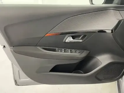 Photo 25 Peugeot 208  PureTech 75 S&S BVM5