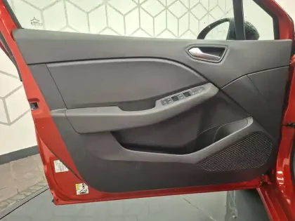 Photo 23 Renault Clio  SOCIETE BLUE DCI 100