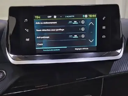 Photo 20 Peugeot 208  Electrique 50 kWh 136ch