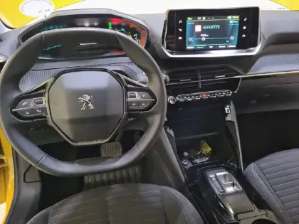 Photo 7 Peugeot 208  Electrique 50 kWh 136ch