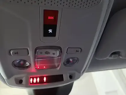 Photo 25 Peugeot 208  Electrique 50 kWh 136ch