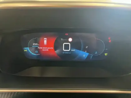 Photo 12 Peugeot 2008  PureTech 130 S&S BVM6