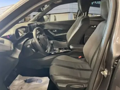 Photo 9 Peugeot 2008  PureTech 130 S&S BVM6