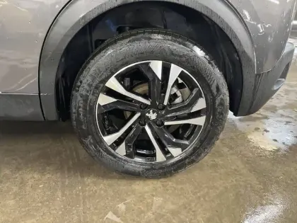 Photo 11 Peugeot 2008  PureTech 130 S&S BVM6