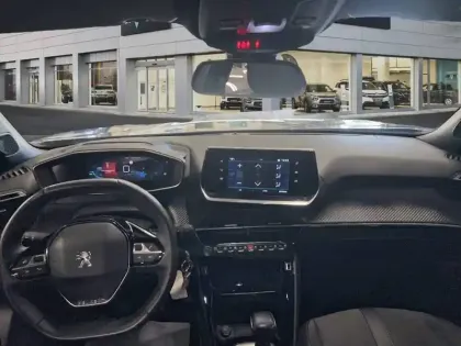 Photo 8 Peugeot 2008  PureTech 130 S&S BVM6