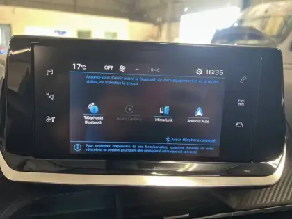 Photo 15 Peugeot 2008  PureTech 130 S&S BVM6