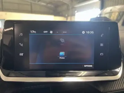 Photo 37 Peugeot 2008  PureTech 130 S&S BVM6