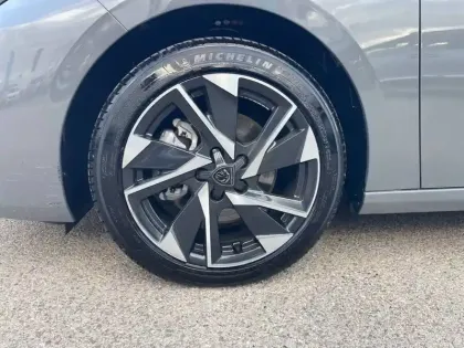 Photo 8 Peugeot 308  BlueHDi 130ch S&S EAT8