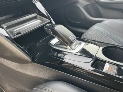 Photo 20 Peugeot 208  PureTech 130 S&S EAT8