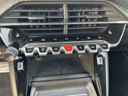 Photo 23 Peugeot 208  PureTech 130 S&S EAT8