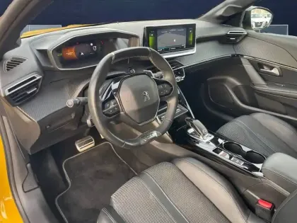 Photo 16 Peugeot 208  PureTech 130 S&S EAT8