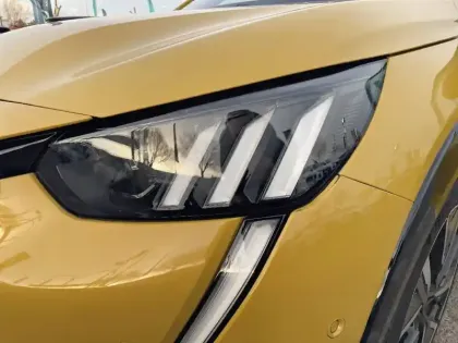 Photo 40 Peugeot 208  PureTech 130 S&S EAT8