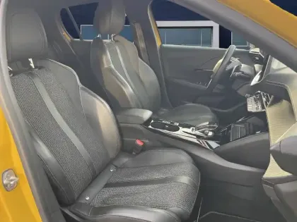 Photo 18 Peugeot 208  PureTech 130 S&S EAT8