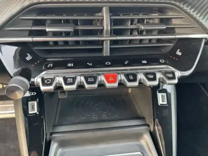 Photo 53 Peugeot 208  PureTech 130 S&S EAT8