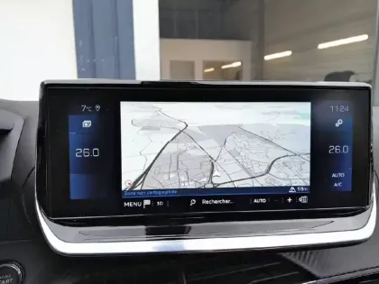 Photo 15 Peugeot 2008  PureTech 130 S&S BVM6