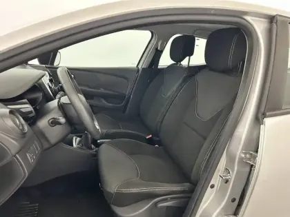 Photo 8 Renault Clio  1.2 16V 75