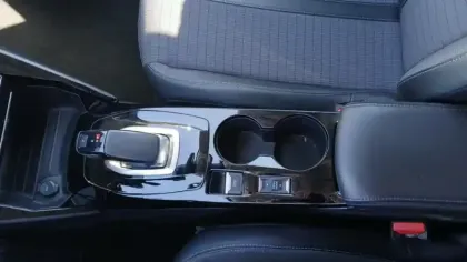 Photo 27 Peugeot 2008  Moteur électrique 136 ch