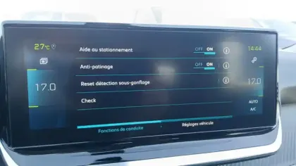 Photo 23 Peugeot 2008  Moteur électrique 136 ch