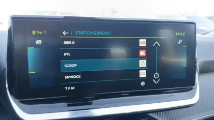 Photo 16 Peugeot 2008  Moteur électrique 136 ch