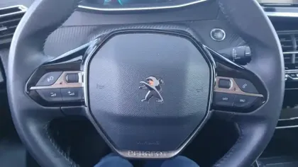 Photo 18 Peugeot 2008  Moteur électrique 136 ch