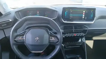 Photo 17 Peugeot 2008  Moteur électrique 136 ch