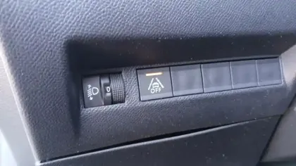 Photo 32 Peugeot 2008  Moteur électrique 136 ch