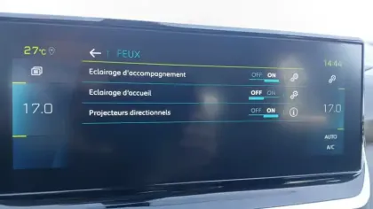 Photo 24 Peugeot 2008  Moteur électrique 136 ch