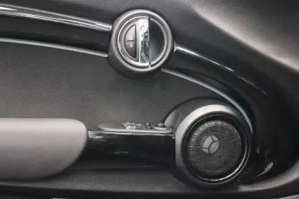 Photo 37 Mini Mini Hatch 3 Portes Cooper SE 184 ch