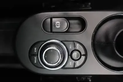 Photo 33 Mini Mini Hatch 3 Portes Cooper SE 184 ch