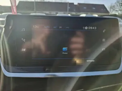 Photo 25 Peugeot 2008  PureTech 100 S&S BVM6