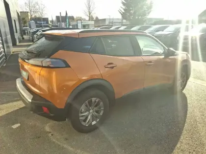 Photo 33 Peugeot 2008  PureTech 100 S&S BVM6