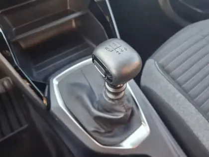 Photo 20 Peugeot 2008  PureTech 100 S&S BVM6